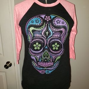 L&B Life skull top shirt small